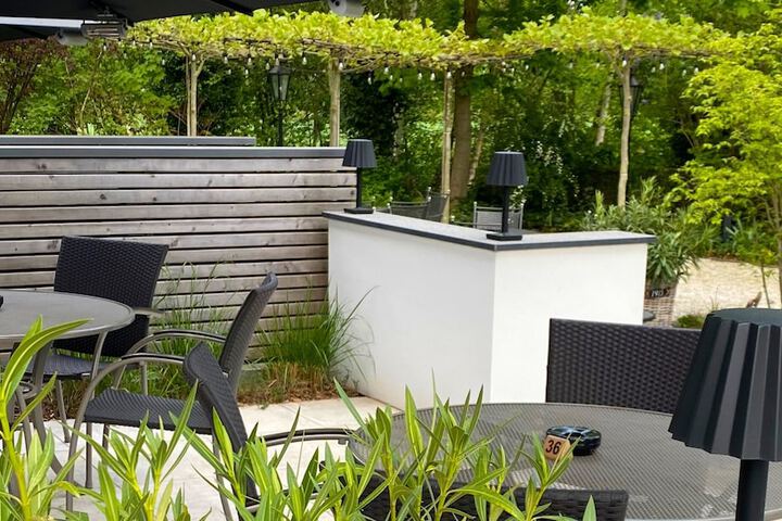 Sundeck 119 of 131