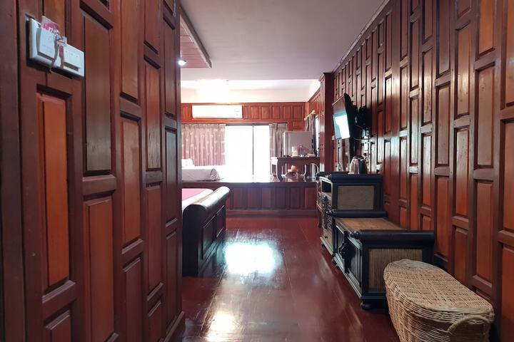 Room 22 of 83