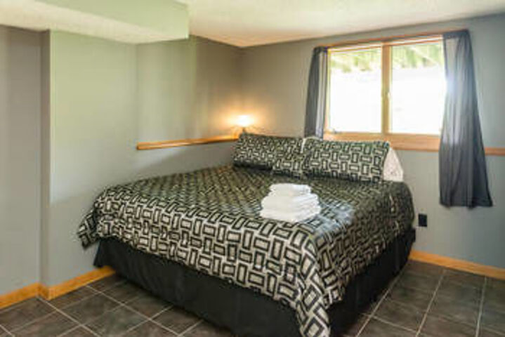 Room 4 of 15