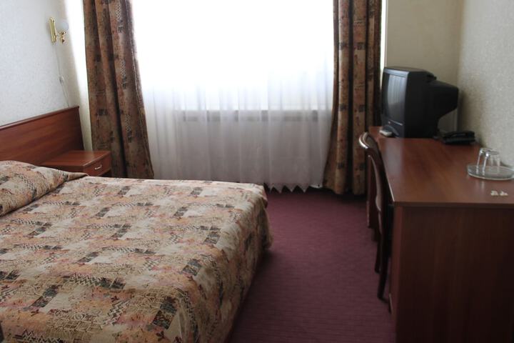Room 10 of 40