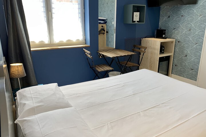 Room 18 of 77