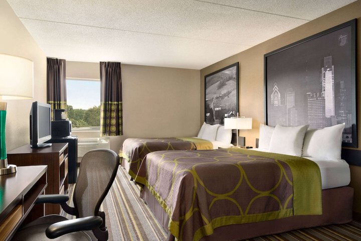 1 Queen Bed Mobility Accessible (2 of 4)