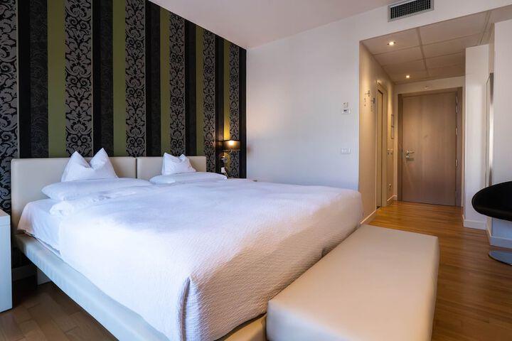 Room 21 of 84