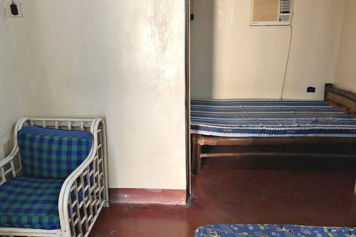 Room 10 of 16