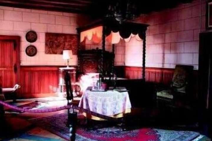Room 4 of 53