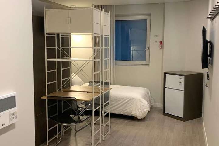 Room 8 of 49