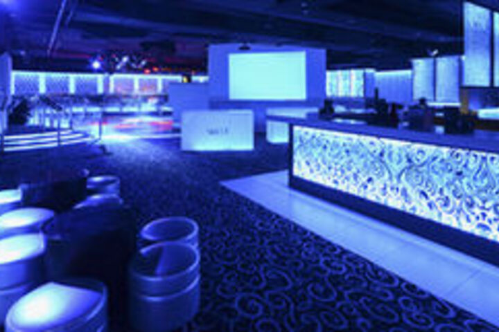 Lounge 24 of 59