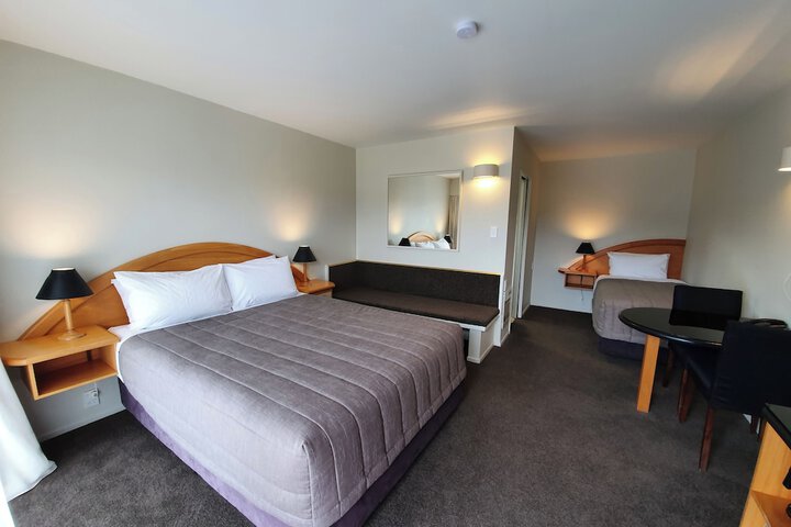 Room 4 of 38