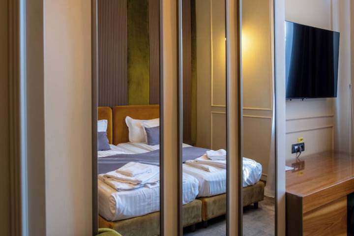 Room 46 of 120
