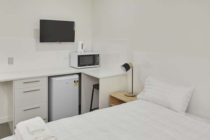 Room 6 of 43