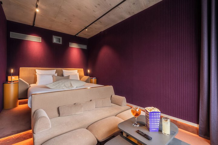 Room 4 of 46