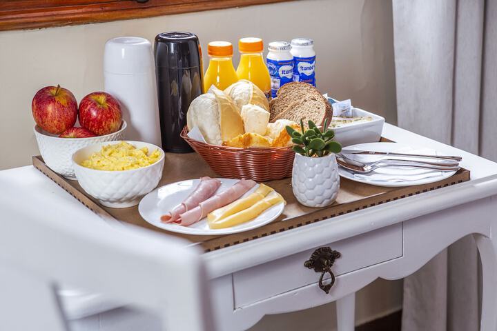 Breakfast/Coffee Service 76 of 126
