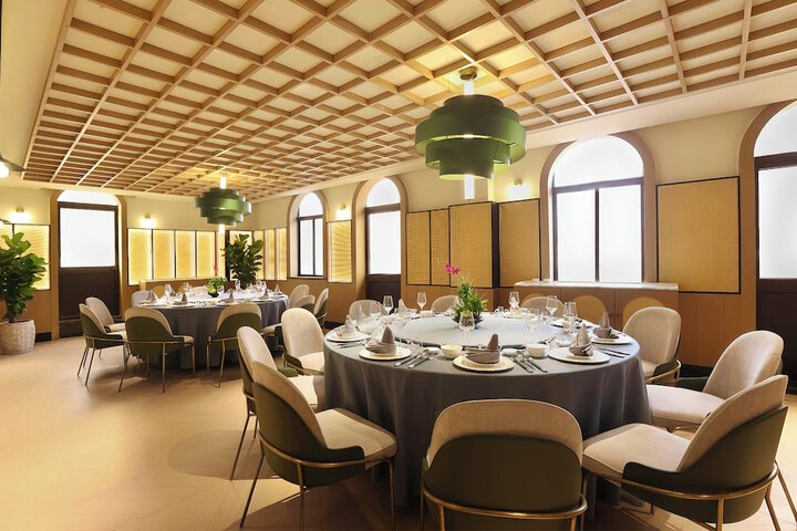 Ballroom/Hall 126 of 141