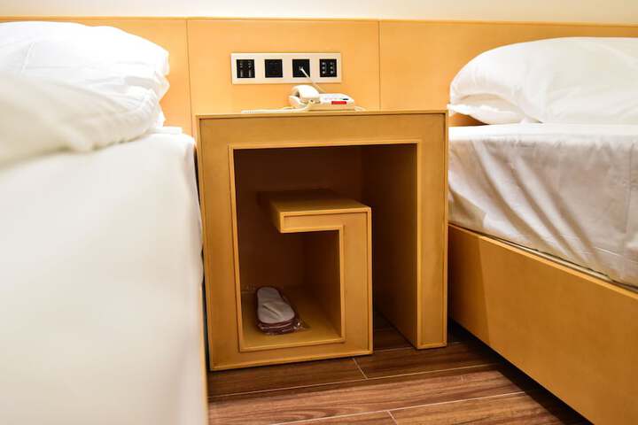 Room 4 of 21