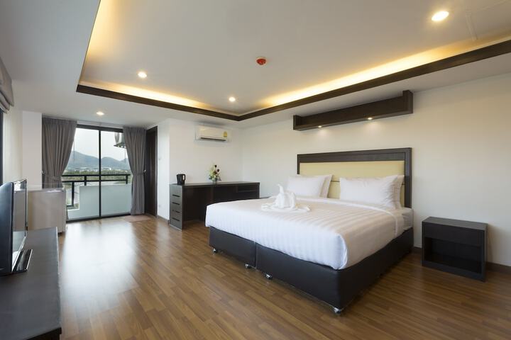 Room 6 of 34