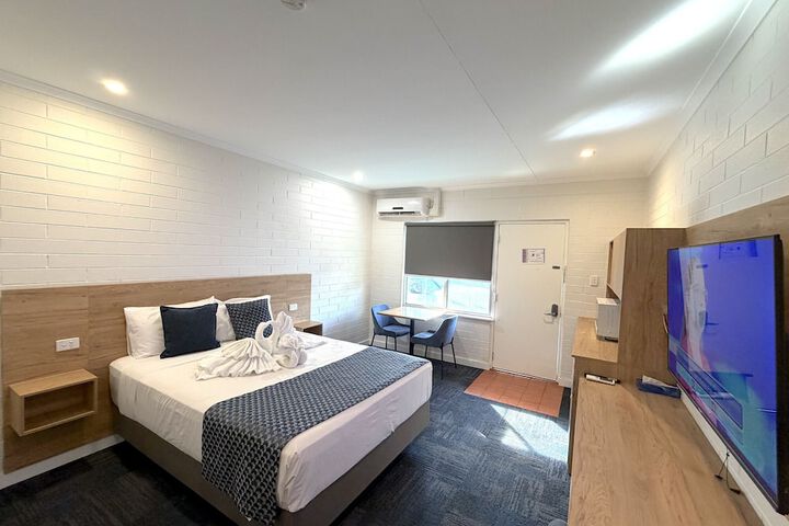 Room 9 of 24