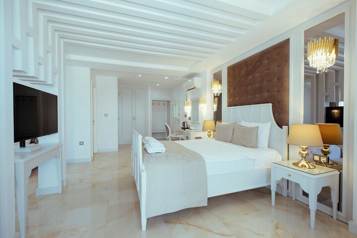 Room 54 of 177