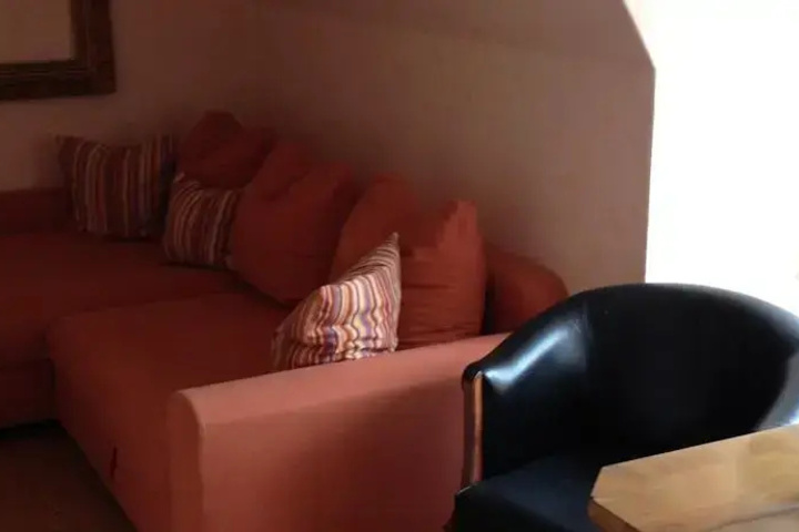 Room 7 of 10