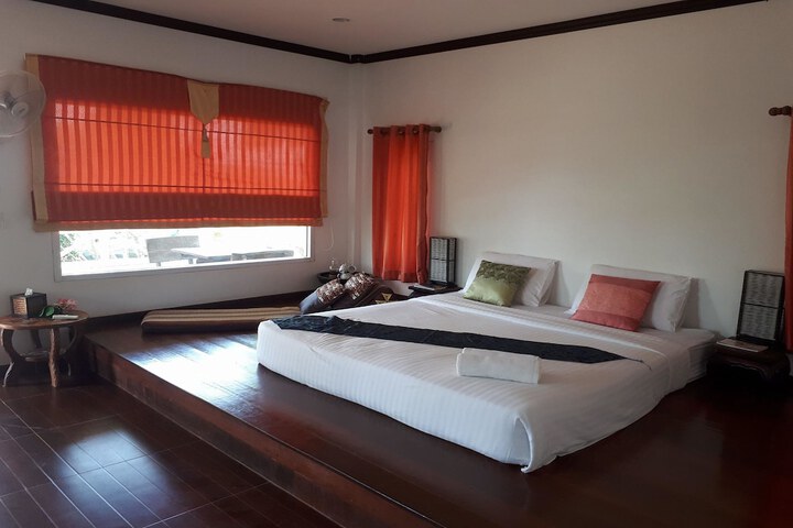 Room 5 of 29