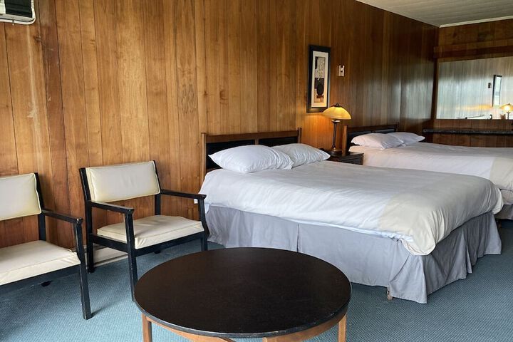 Room 6 of 17