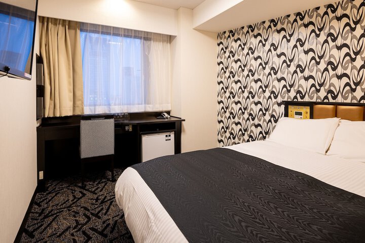 Room 15 of 40