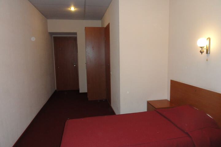 Room 8 of 64