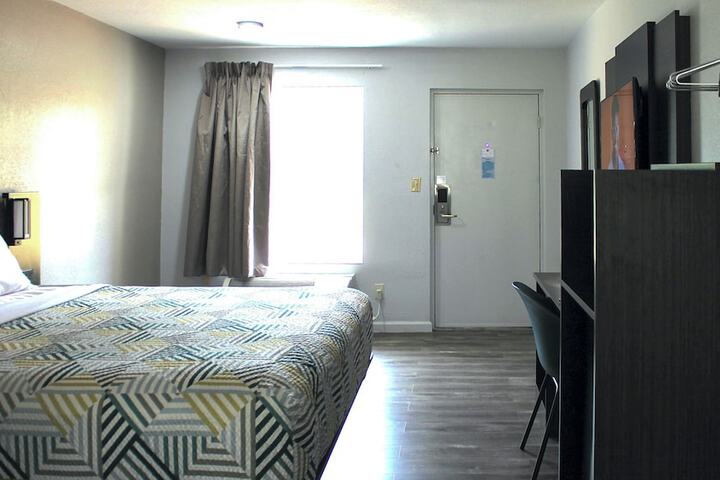 Room 5 of 24