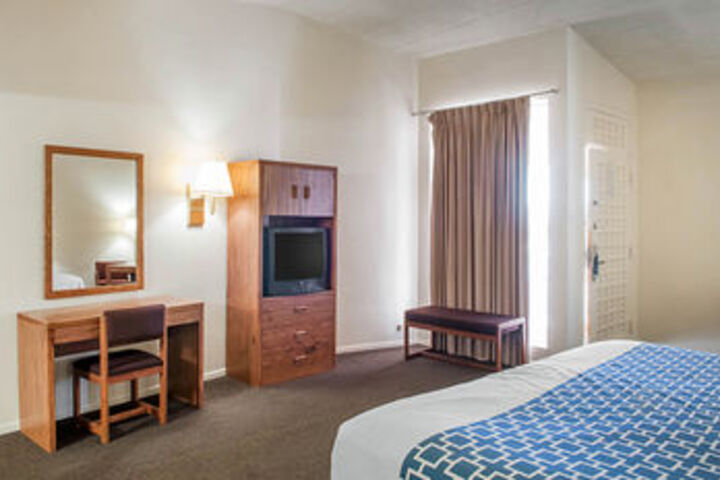 Room 15 of 23