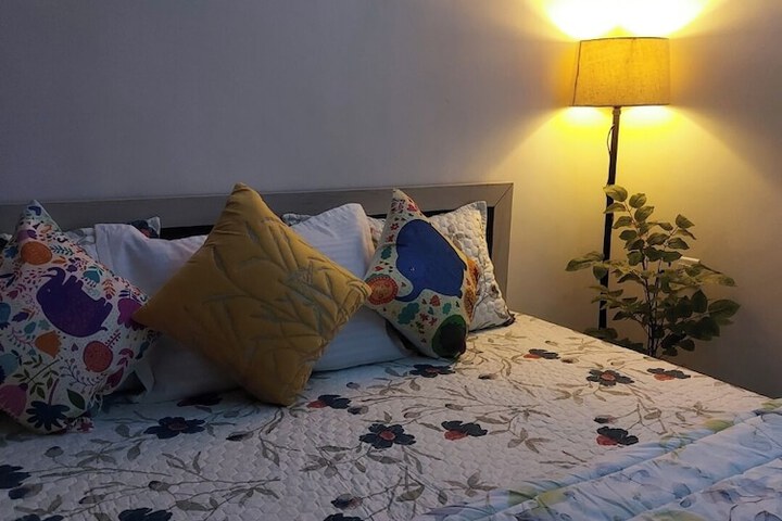 Room 2 of 9