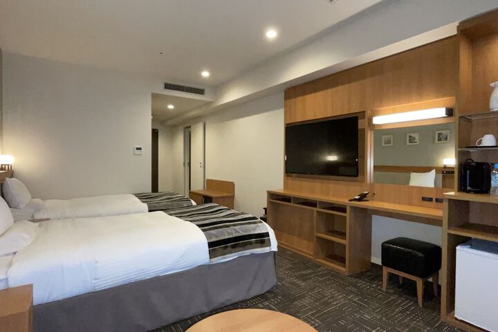 Room 28 of 105