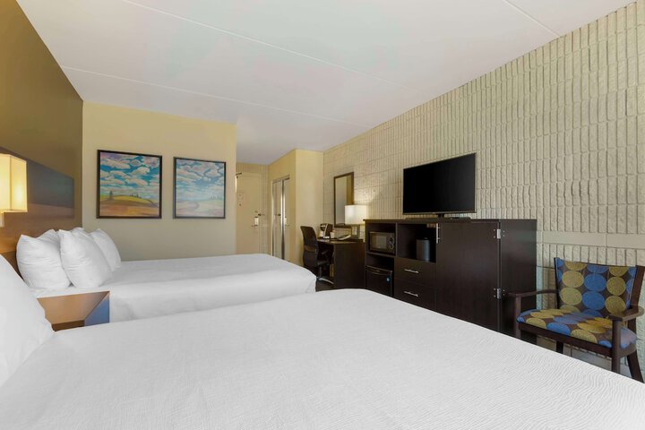Room 14 of 32