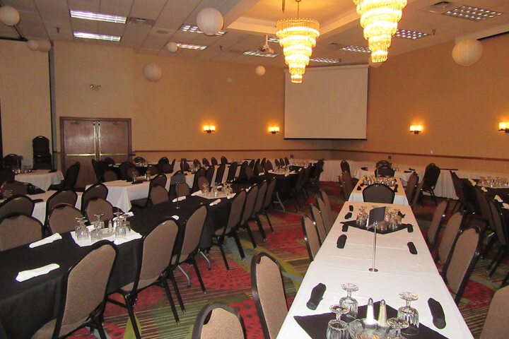 Ballroom/Hall 55 of 60