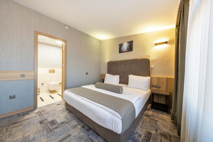 Room 14 of 63