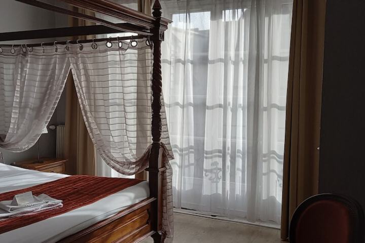 Room 12 of 54