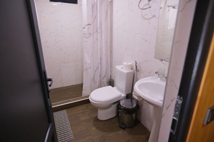 Room 83 of 94