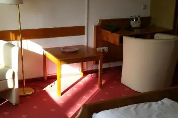 Room 3 of 15