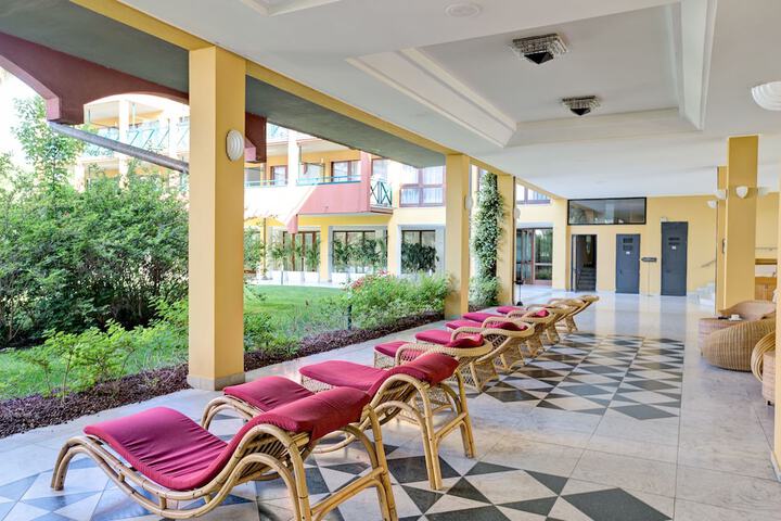 Hotel Interior 10 of 148