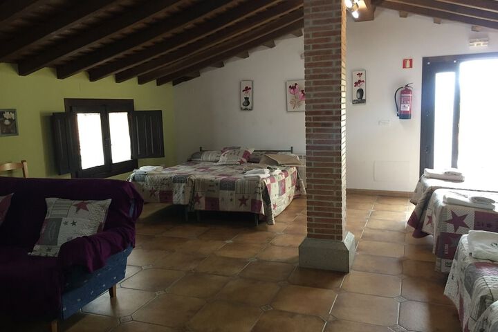 Room 6 of 27
