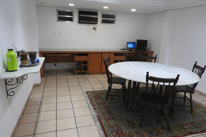 Business Center 34 of 39