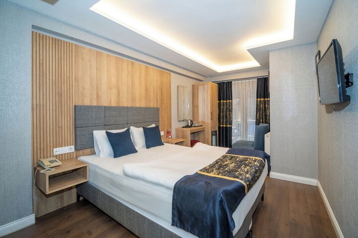 Room 28 of 38