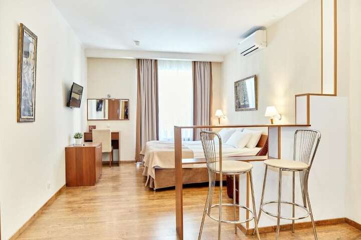 Room 10 of 39