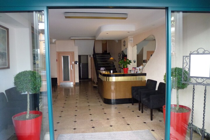 Hotel Lobby