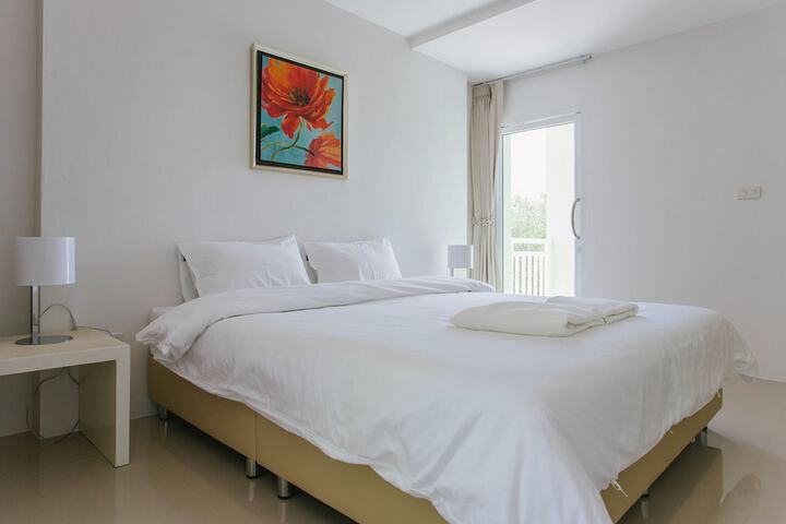 Room 8 of 31