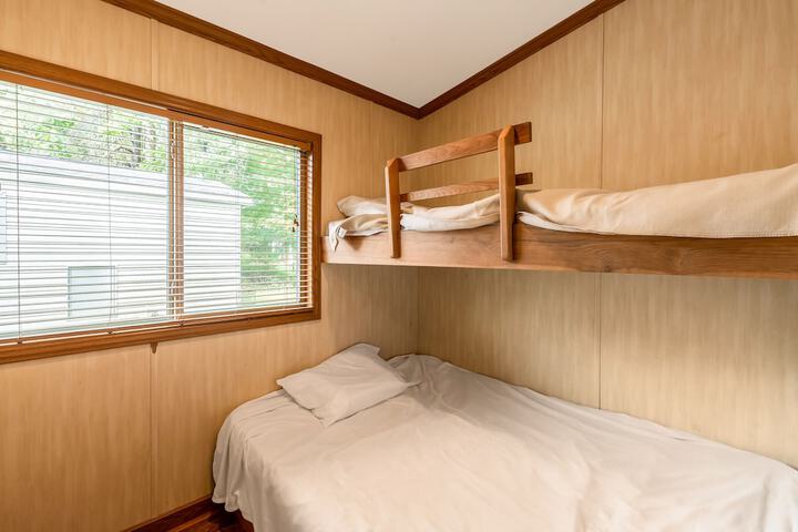 Room 4 of 23