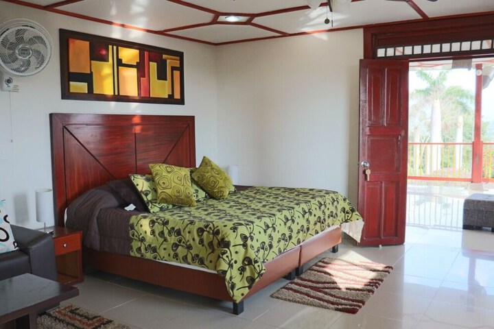 Room 4 of 38