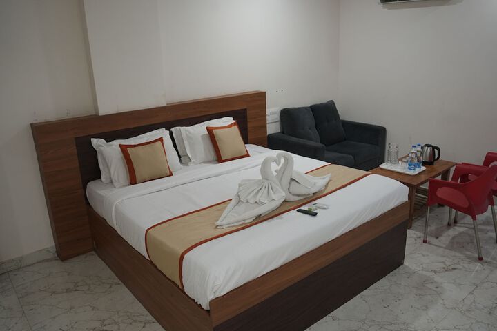 Room 18 of 27