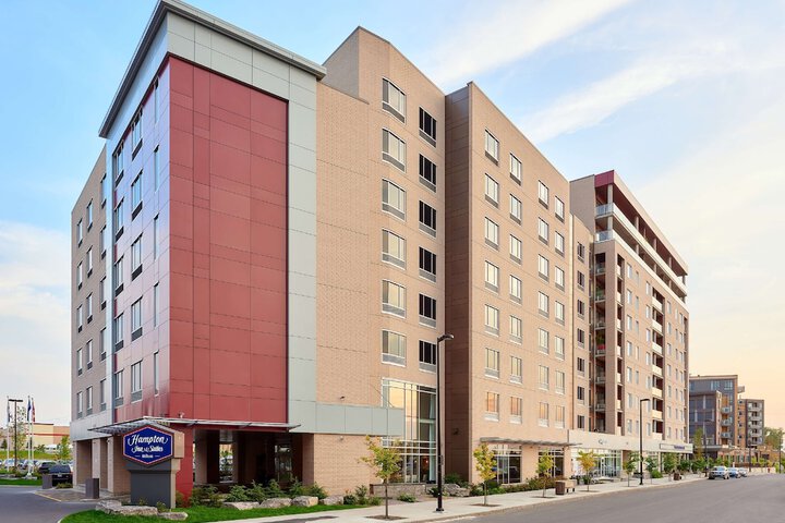 Hampton Inn &  Suites by Hilton Quebec City Levis in Levis, QC