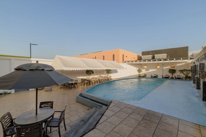 Pools & Facilities