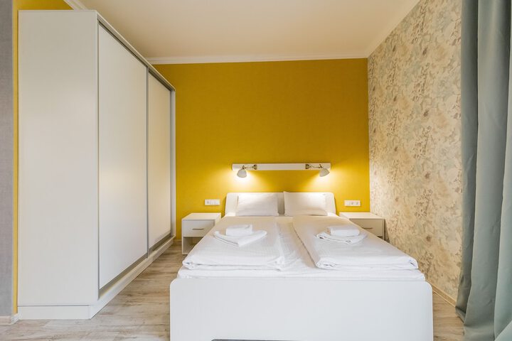 Room 43 of 146