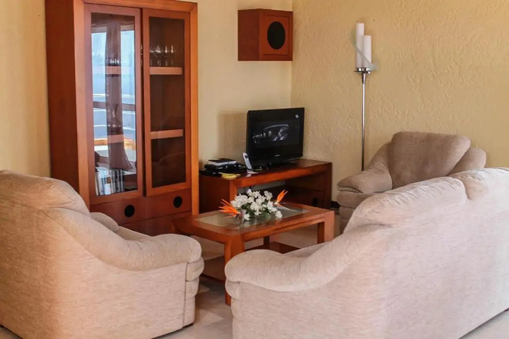 Room 2 of 20